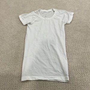 white lululemon swiftly tech